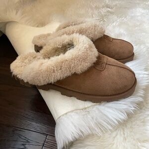 Vintage | rare Ugg Australia coquette slides / slippers